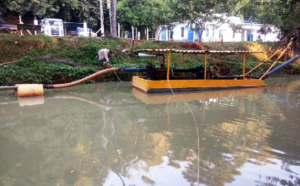 Dragagem em captação de água no Município de Itapira/SP